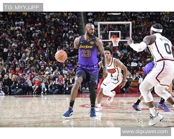 湖人对火箭激战正酣一场决定季后赛命运的关键对决即将上演